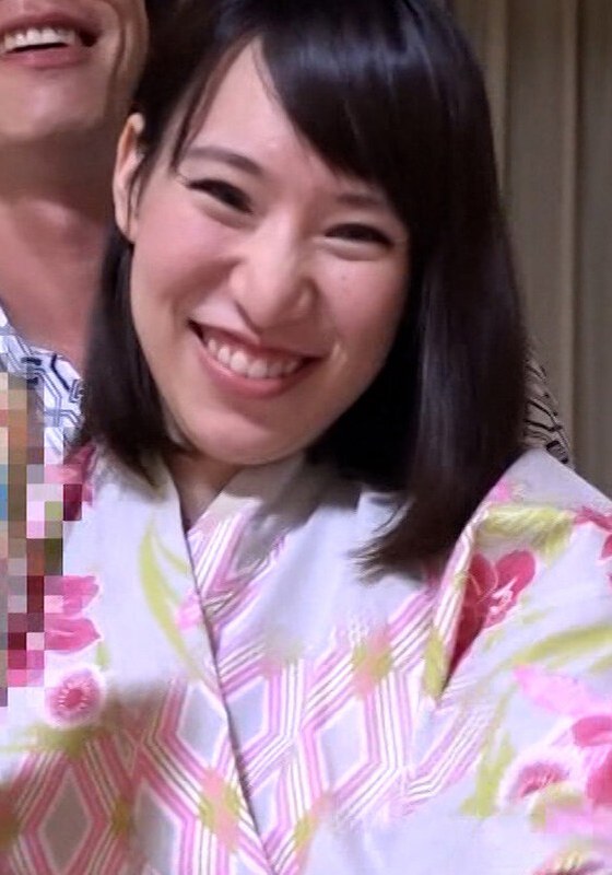 【潮吹き】巨乳人妻が電マ＆激ピスで大量潮！露天風呂ハメ撮り｜主婦モデルの奥さんを騙して露天風呂撮